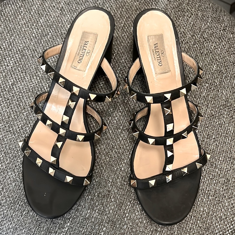 Valentino size 40 US